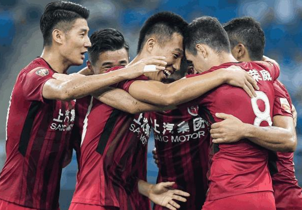 包含上港客场大捷，成功追平积分榜领先的词条