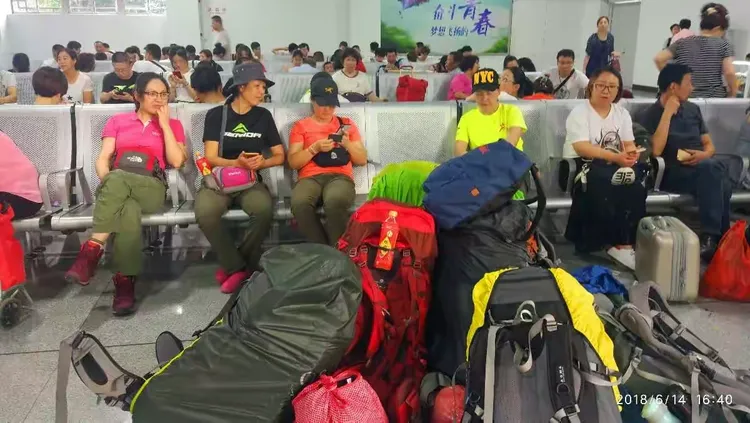 黑白直播在线观看-东京自行车锦标赛埋下伏笔