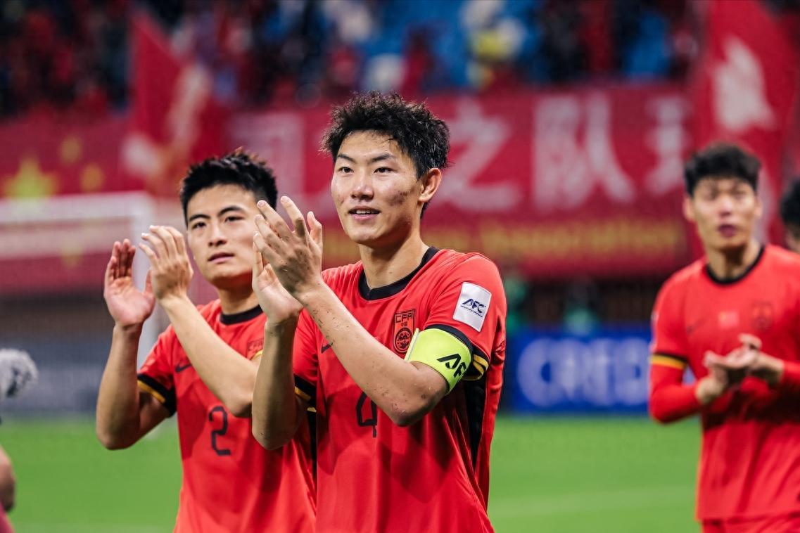 黑白直播在线观看-关于沙特阿拉伯球队客场惊险力克对手稳居联赛榜首的信息