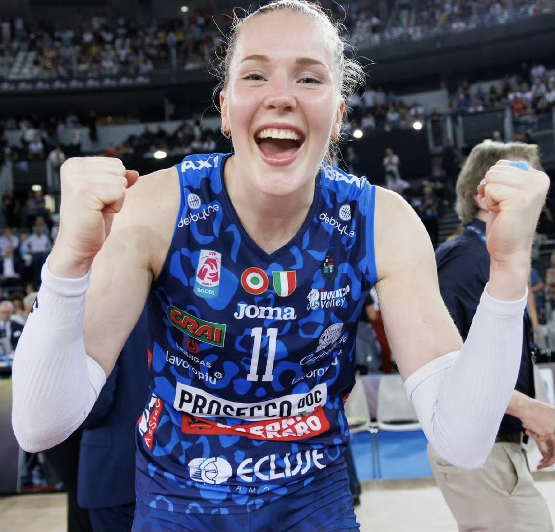 黑白直播在线观看-瑞典女足选手表现出色，国际赛场迎来胜利的简单介绍