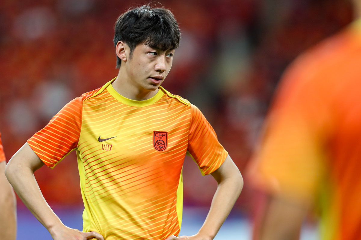 黑白直播网-足坛豪杰策马踏沙场，英姿飒爽再战功名的简单介绍