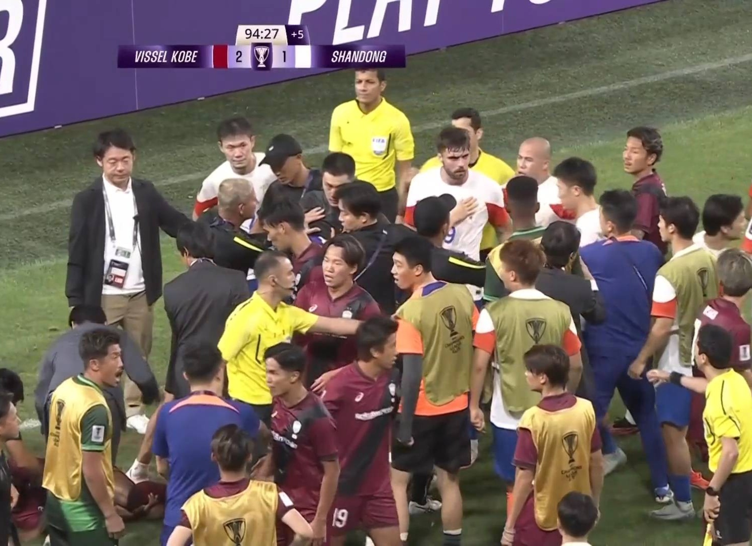 黑白直播在线观看-日本球队在亚冠比赛中狂揽三分!