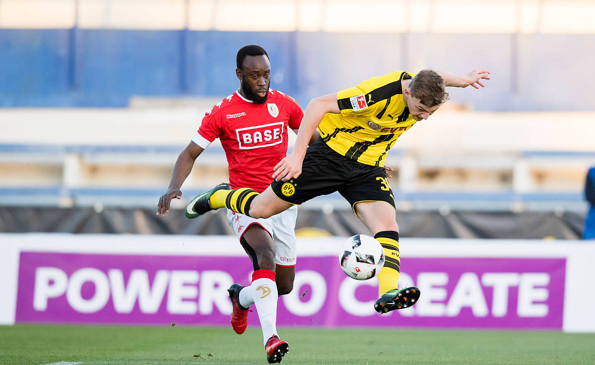 黑白直播nba在线观看-摩纳哥主场艰难战平亚特兰大，争夺出线权的简单介绍