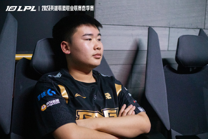 RNG翻盘FLY，Xiaohu成为全场焦点2025世界赛3:0（上海）