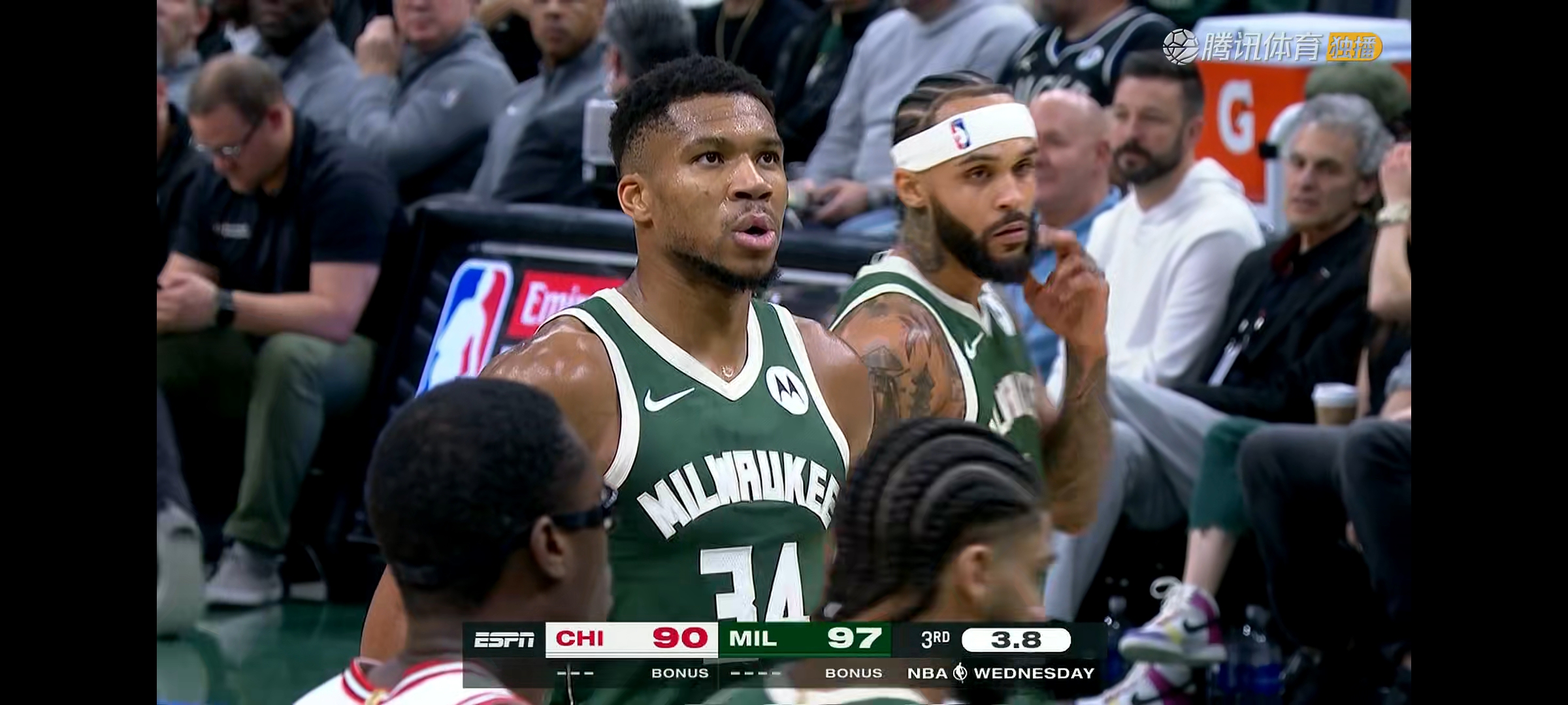 黑白直播网-包含雄鹿逆转太阳,字母哥狂砍35+17+8的词条