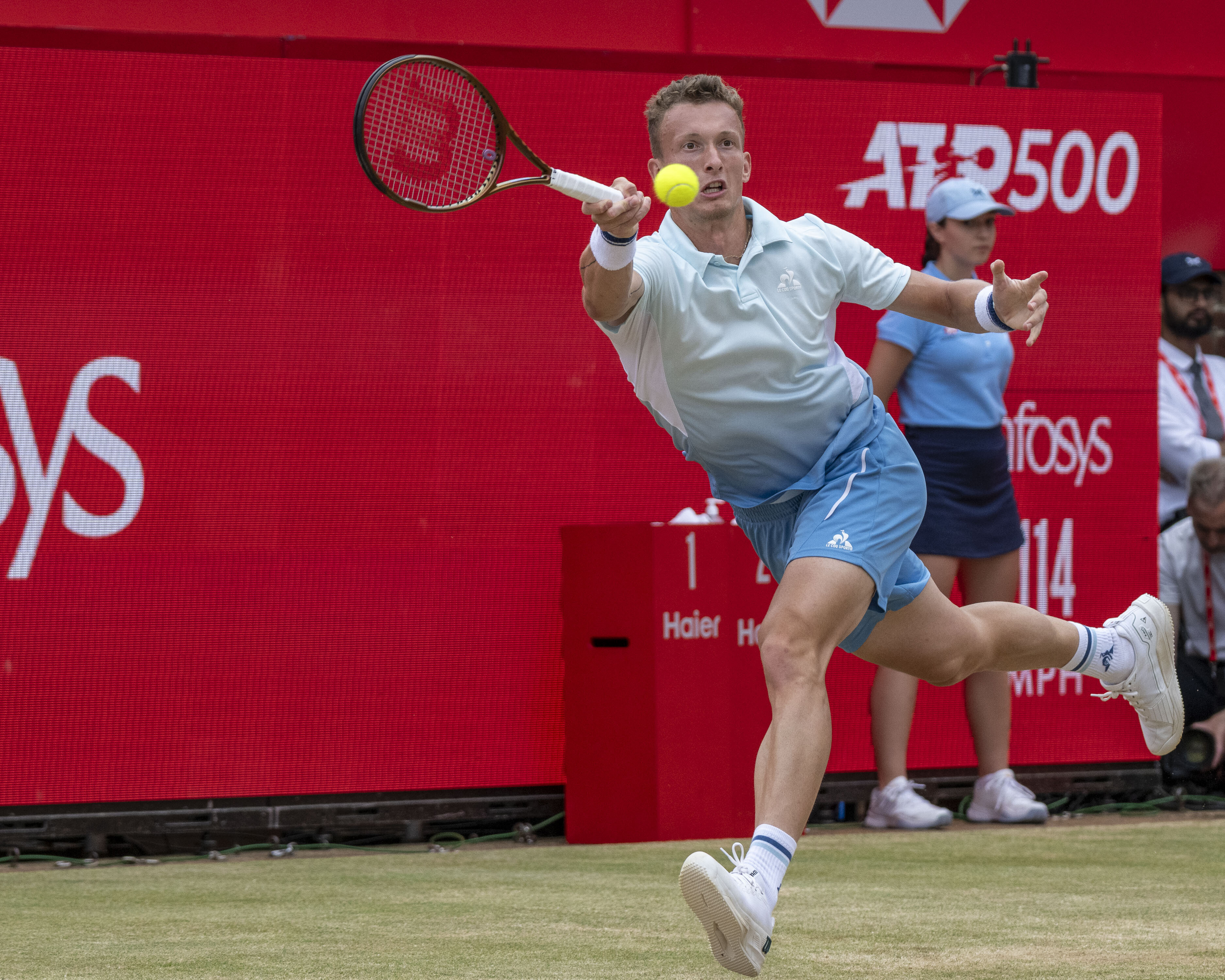 美国网球队完胜英国网球队，阿尔卡拉斯关键制胜的简单介绍