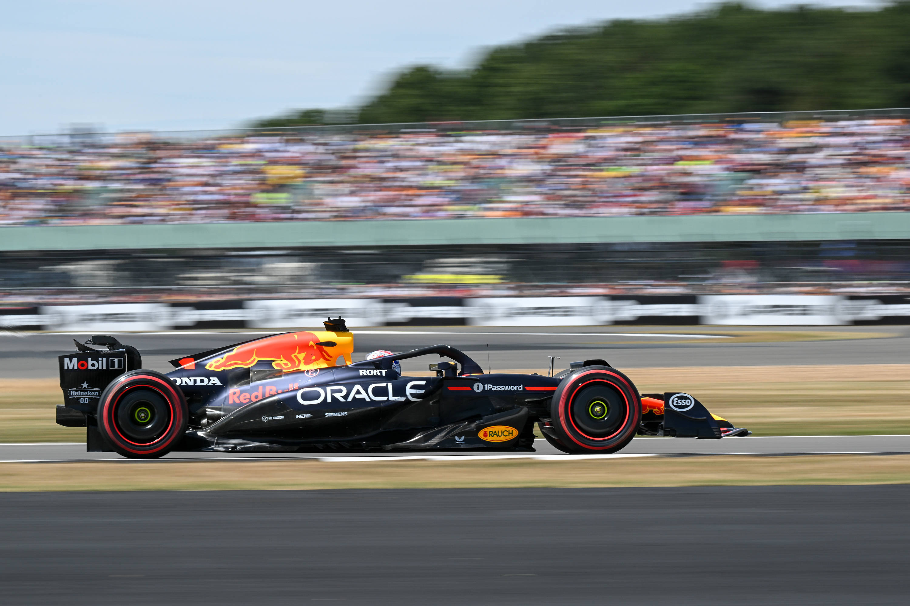 黑白直播体育-包含哈斯车队翻盘法拉利，维斯塔潘带队取胜的词条