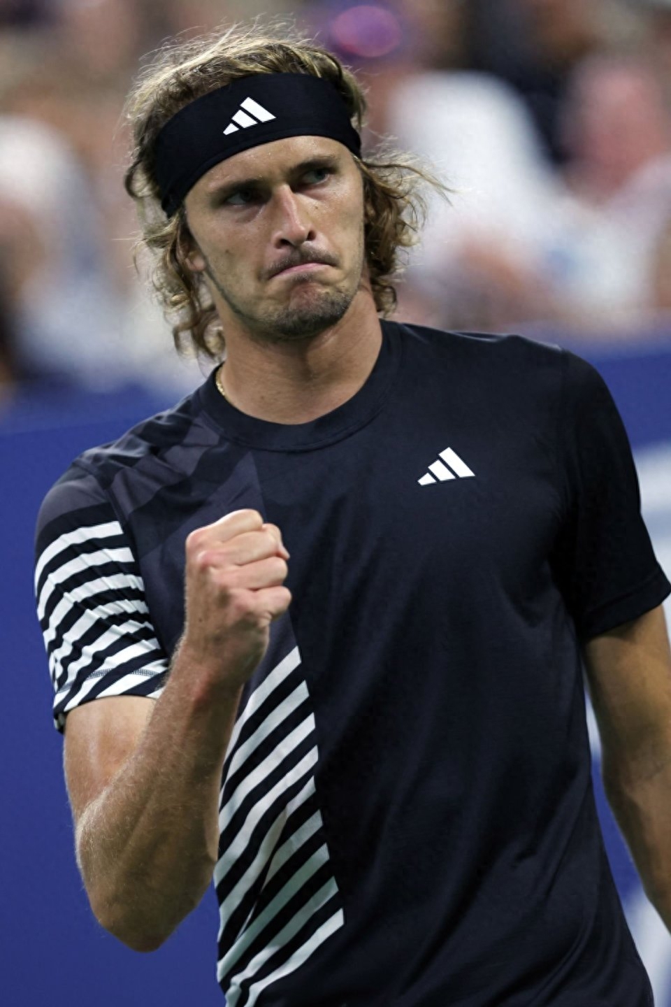 澳网鏖战拉沃尔杯，兹维列夫惊艳四座